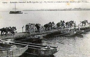 Румънски войски прекосяват Дунав