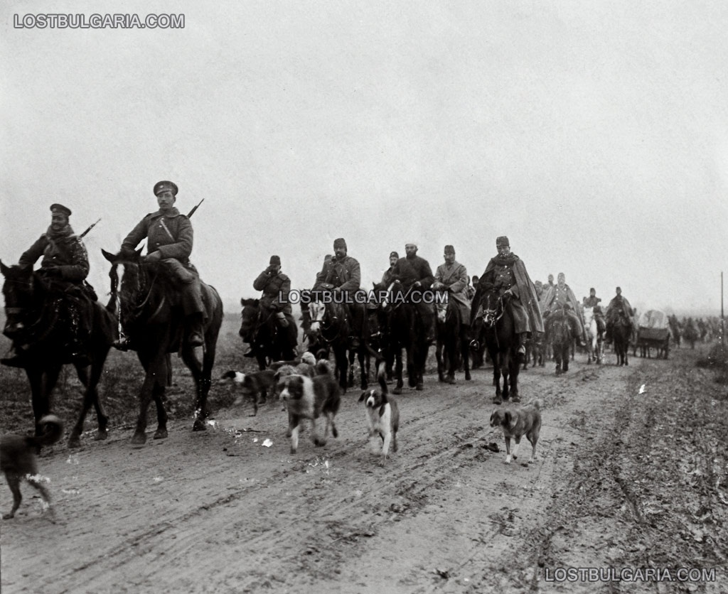 Плененият Явер паша, заедно със щаба си, препуска ескортиран от български конвой, 1912 г.