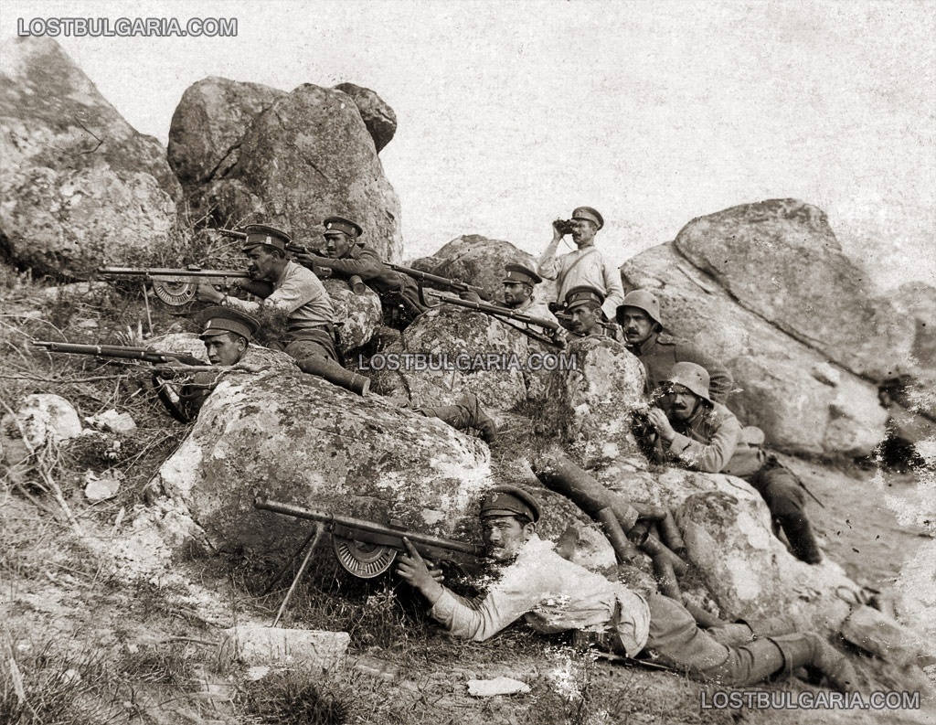 5-та рота от 83-ти пехотен полк на Кота 204 от позицията на 20-ти пехотен полк, с трофейни френски картечници Шоша (Chauchat), Южния фронт