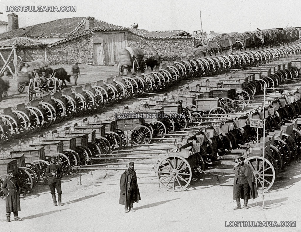 Оръдия и муниционни коли в двора на лозенградския гарнизон, Лозенград, 1912 г.