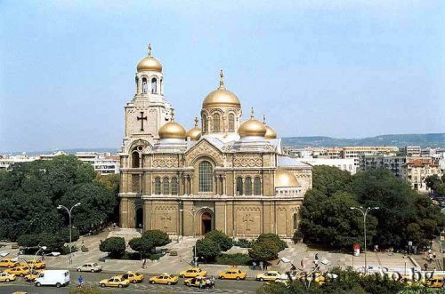  Катедрала "Свето Успение Богородично" в град Варна