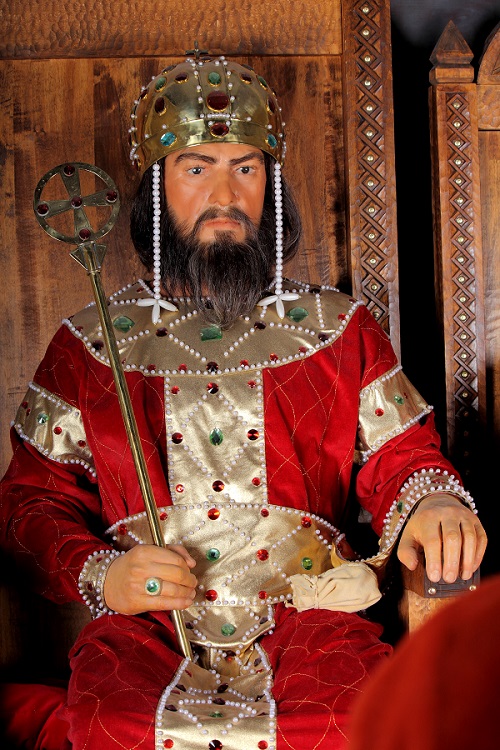 Восъчна фигура на цар Иван Асен II във Велико Търново
